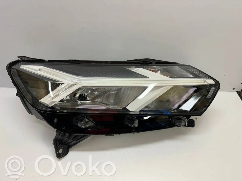 Dacia Sandero Lampa przednia 