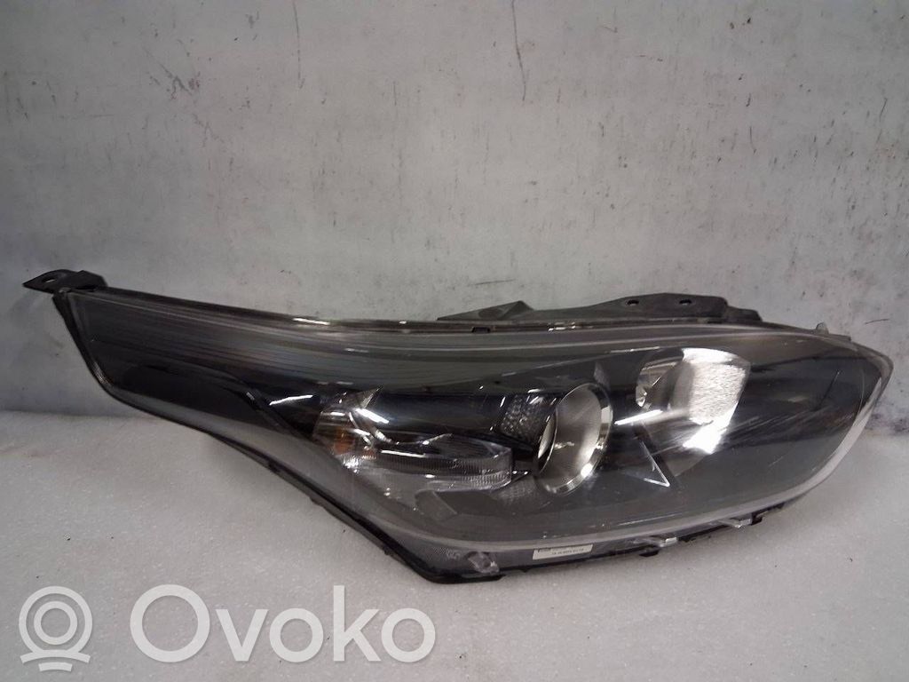 KIA Ceed Headlight/headlamp 