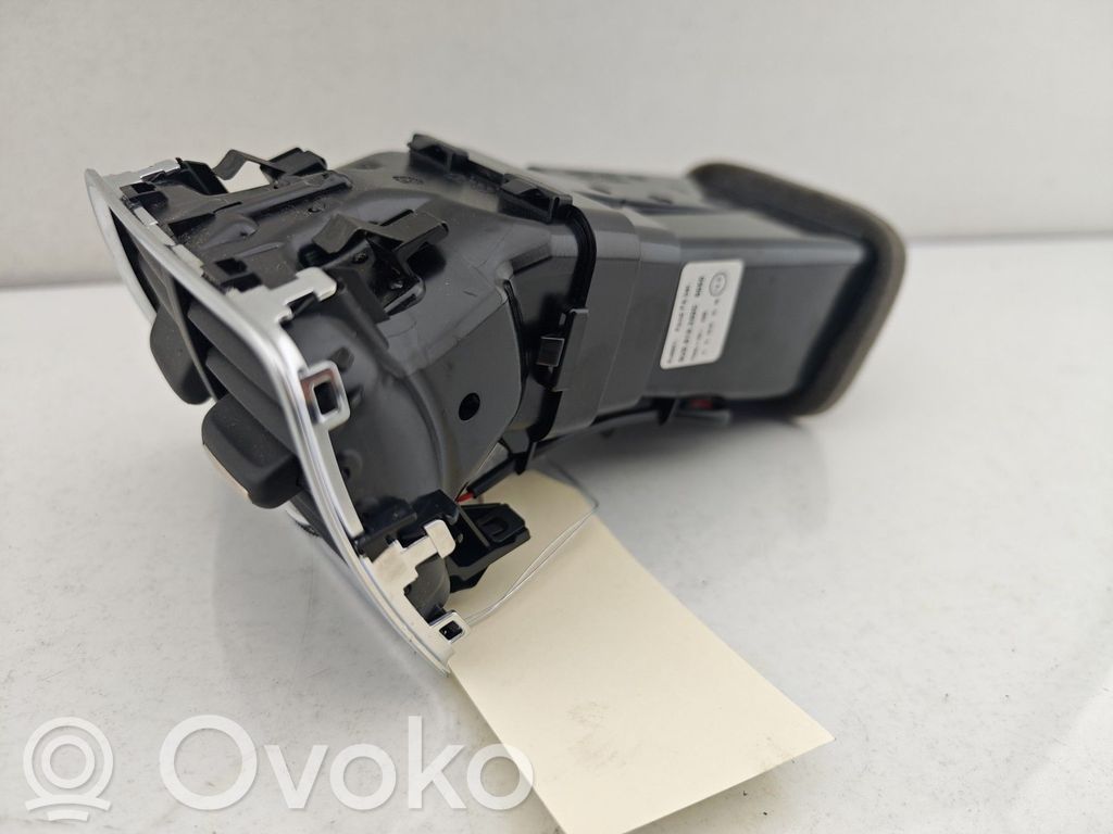 Audi Q3 8U Rejilla de ventilación central del panel 