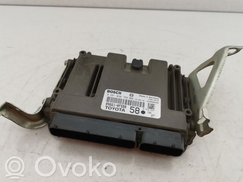 Toyota Verso Engine control unit/module 