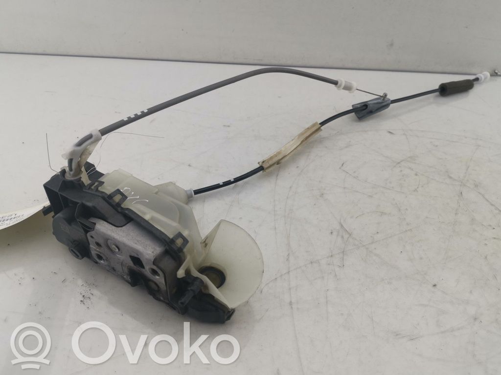 Citroen C4 Cactus Priekšpusē slēdzene 