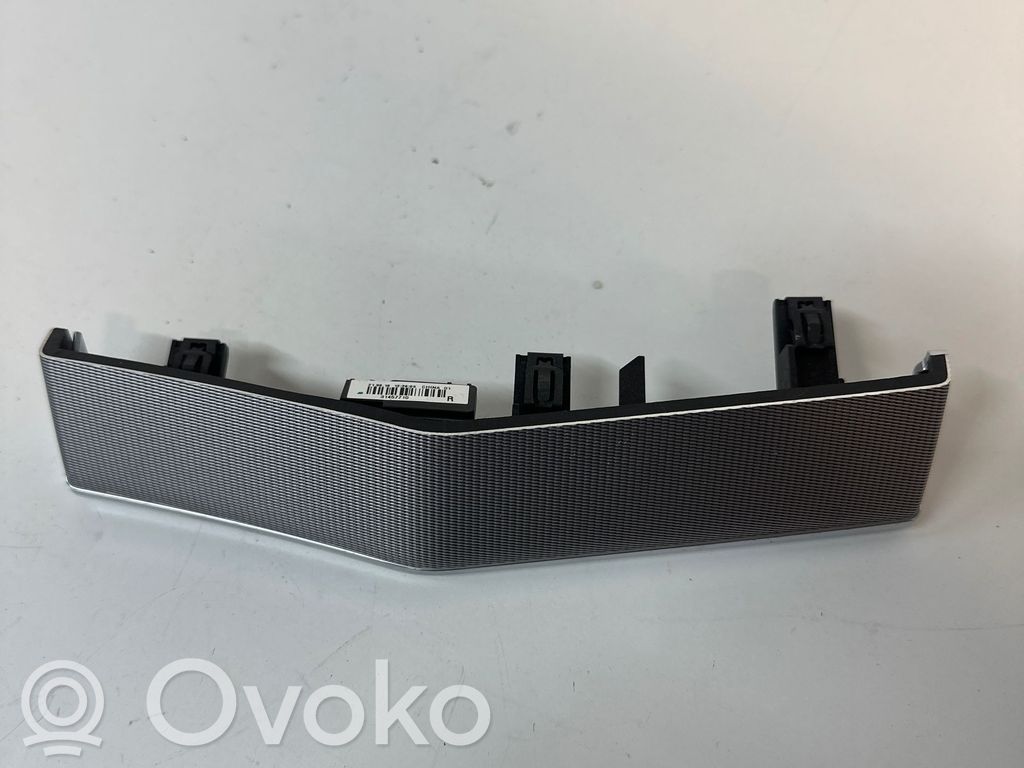 Panel trim   31366841