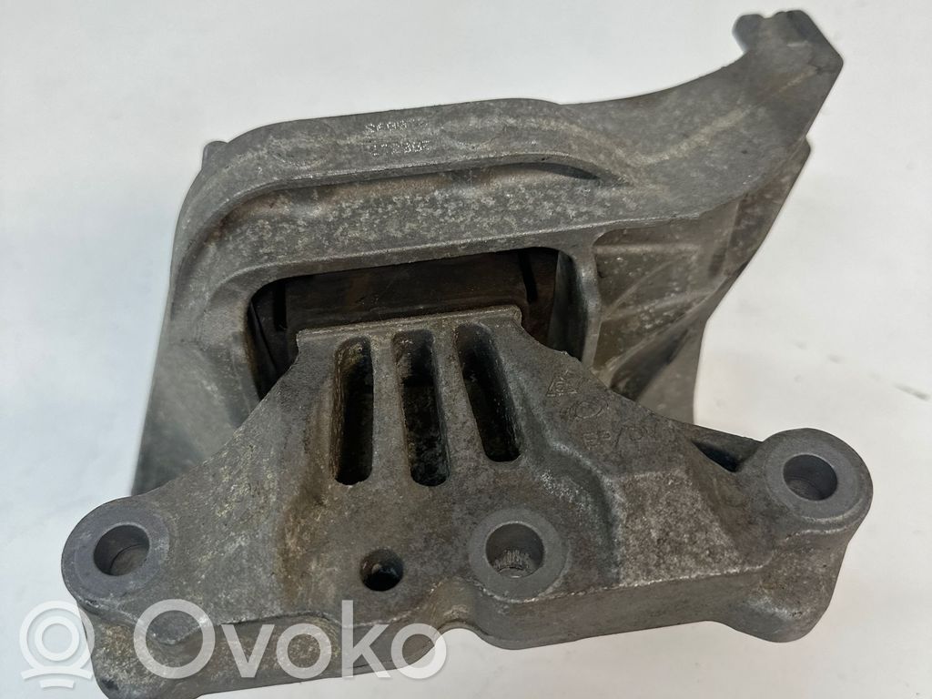 Peugeot 308 Engine mount bracket 