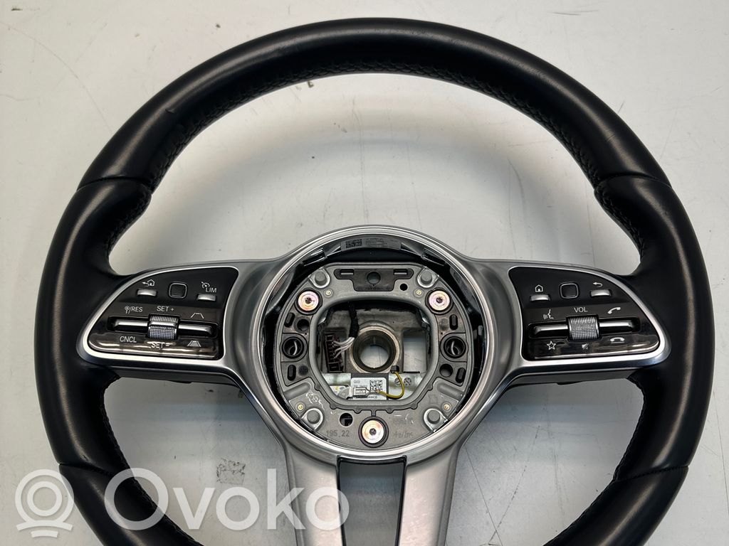 Mercedes-Benz EQB Stūre 