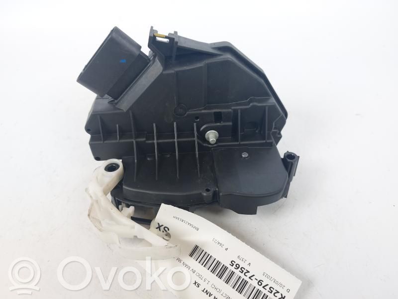 Ford Transit -  Tourneo Connect Priekšpusē slēdzene 