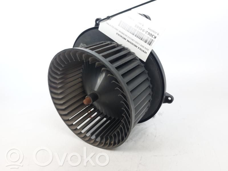 BMW 1 F20 F21 Pečiuko ventiliatorius/ putikas 
