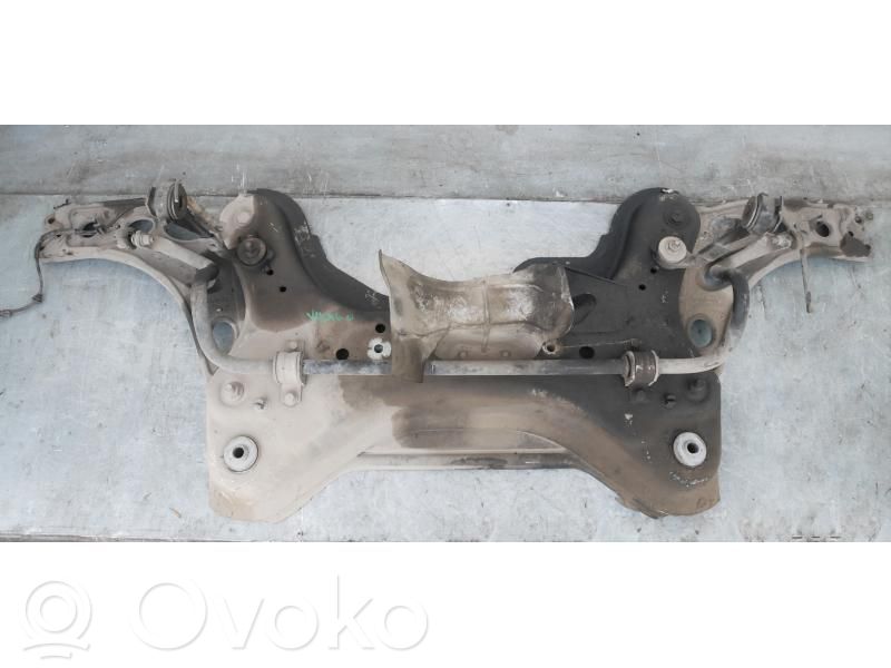 Opel Vivaro Rama pomocnicza przednia 