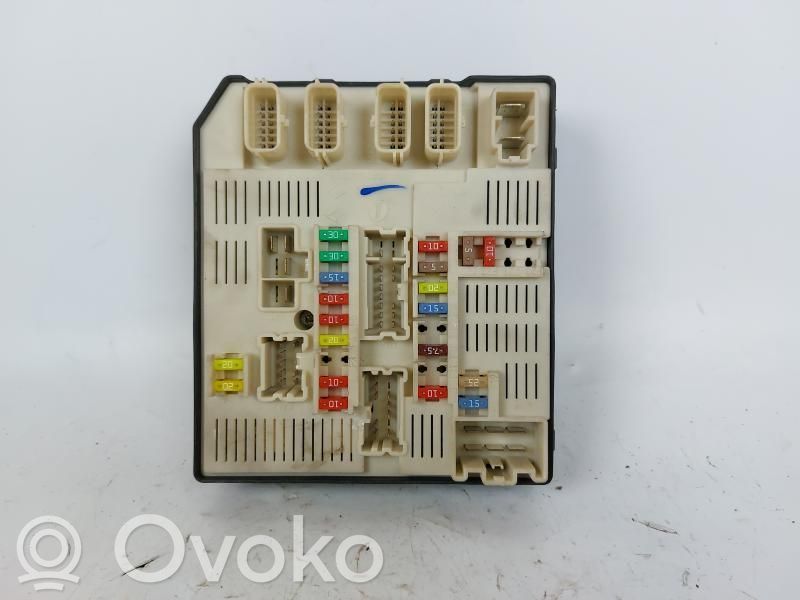 Renault Laguna III Módulo de fusible 