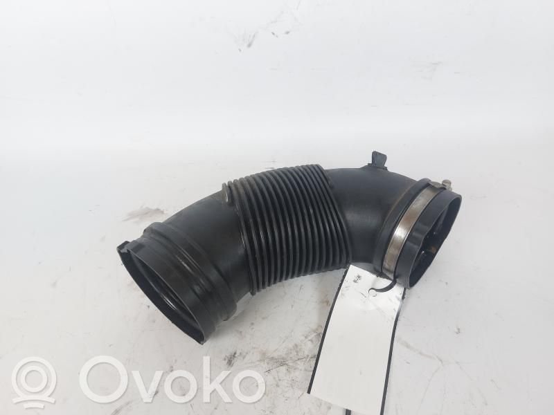 Audi A4 S4 B9 8W Ilmansuodattimen kotelo 