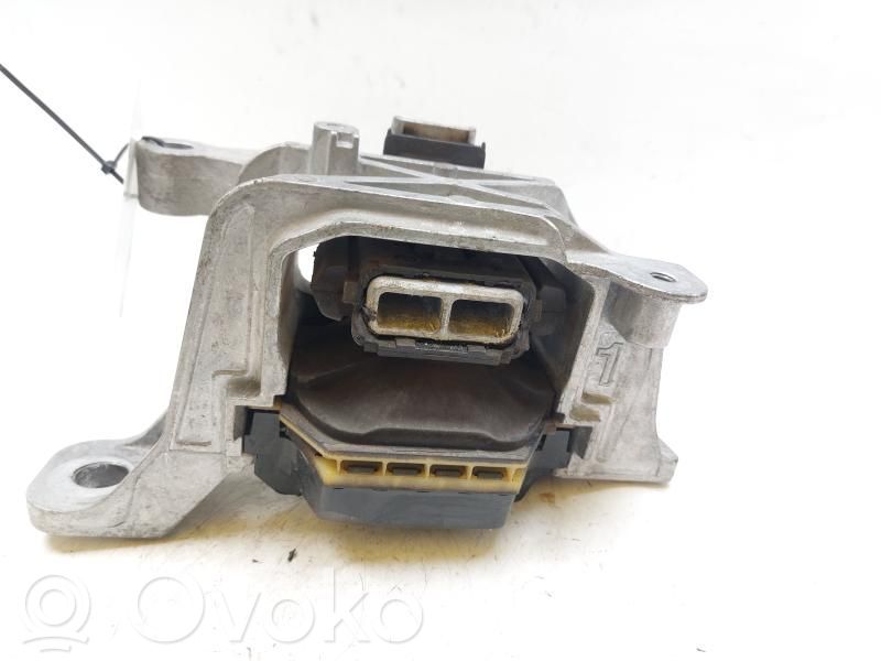 Ford Focus Engine mount bracket 