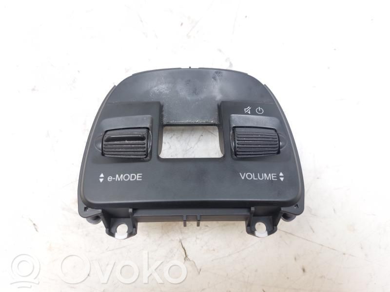 Fiat 500E Consola central 