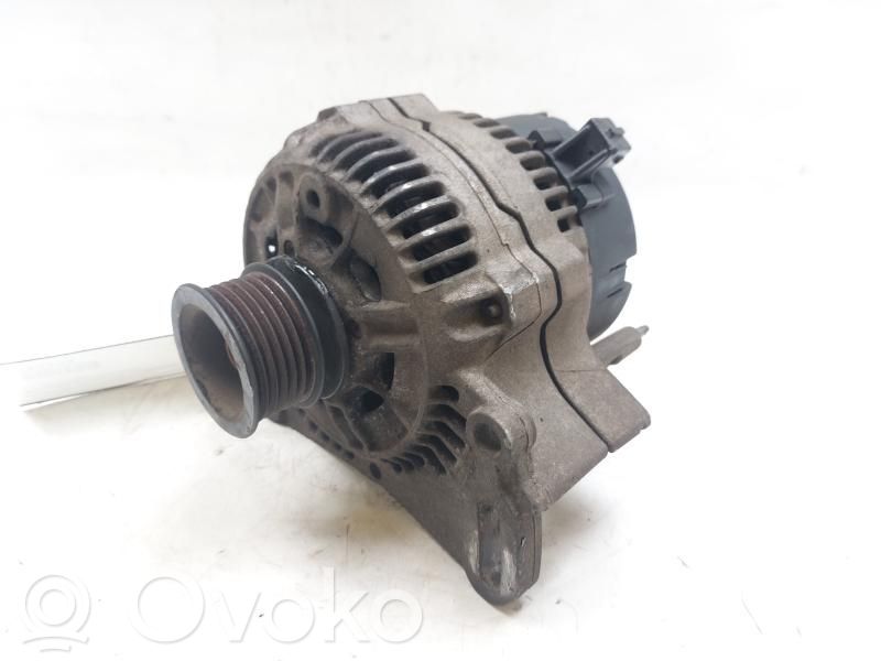 Volkswagen Polo IV 9N3 Alternador 