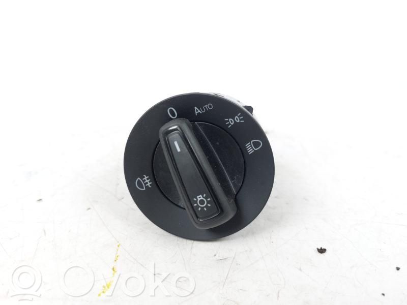 Volkswagen Polo VI Light switch 