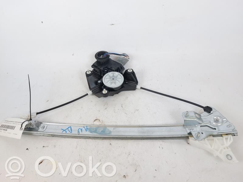 Toyota Yaris Cross Macara ușă față cu motor 