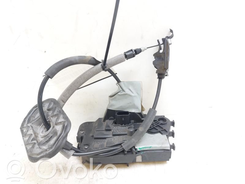 Ford Focus Takaoven lukko 
