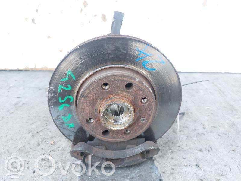 Opel Corsa C Priekinis kelmas 