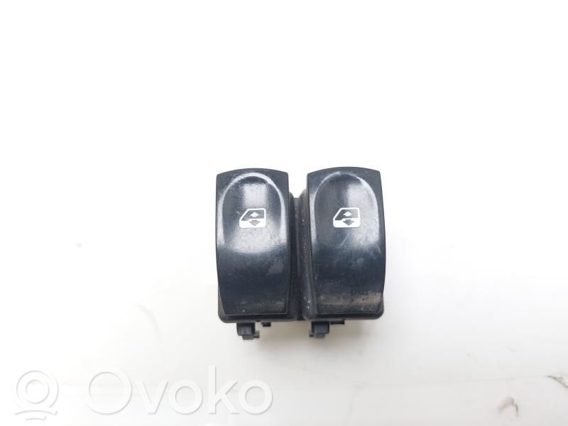 Renault Clio III Electric window control switch 