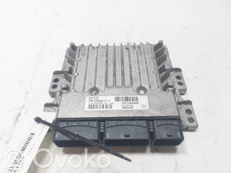 Dacia Duster Engine control unit/module 