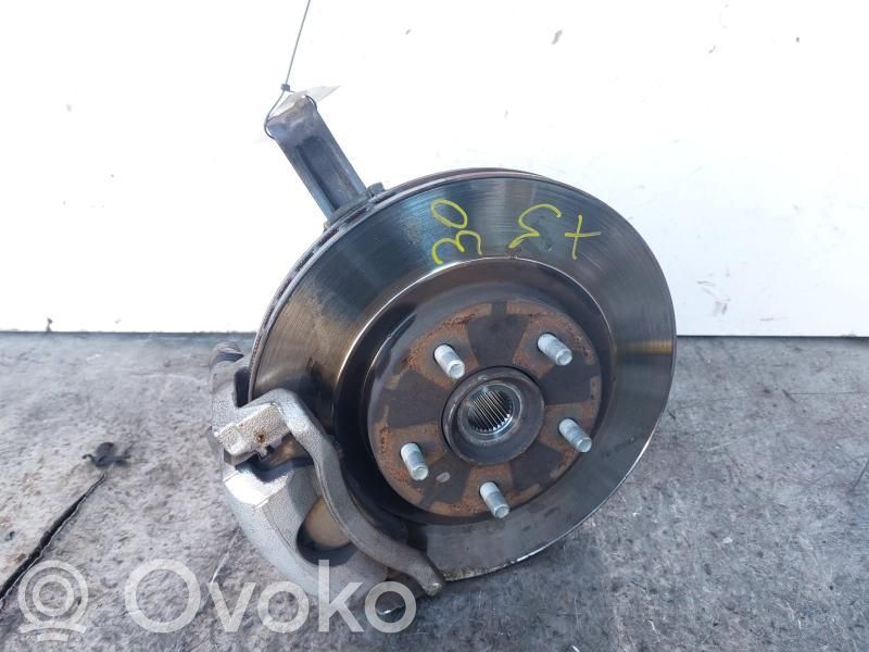 Nissan Qashqai Cubo de rueda delantera 