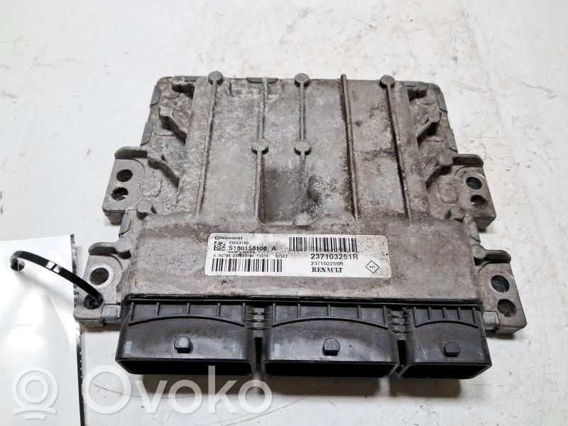 Renault Megane III Engine control unit/module 