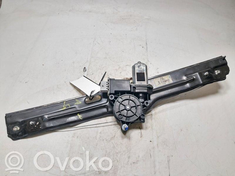 Fiat 500L Elektryczny podnośnik szyby drzwi przednich 
