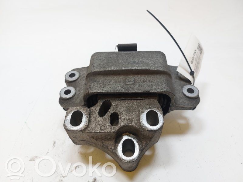 Wspornik / Mocowanie silnika   5N0199262F,5N0139555