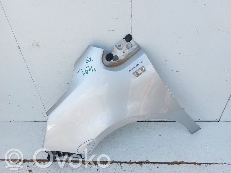 Opel Meriva B Coin du pare-chocs avant 