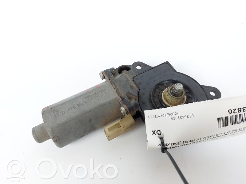 Ford Fiesta Macara ușă față cu motor