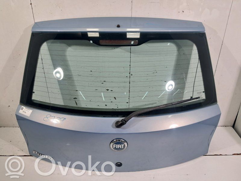 Fiat Punto (188) Takaluukun/tavaratilan kansi 