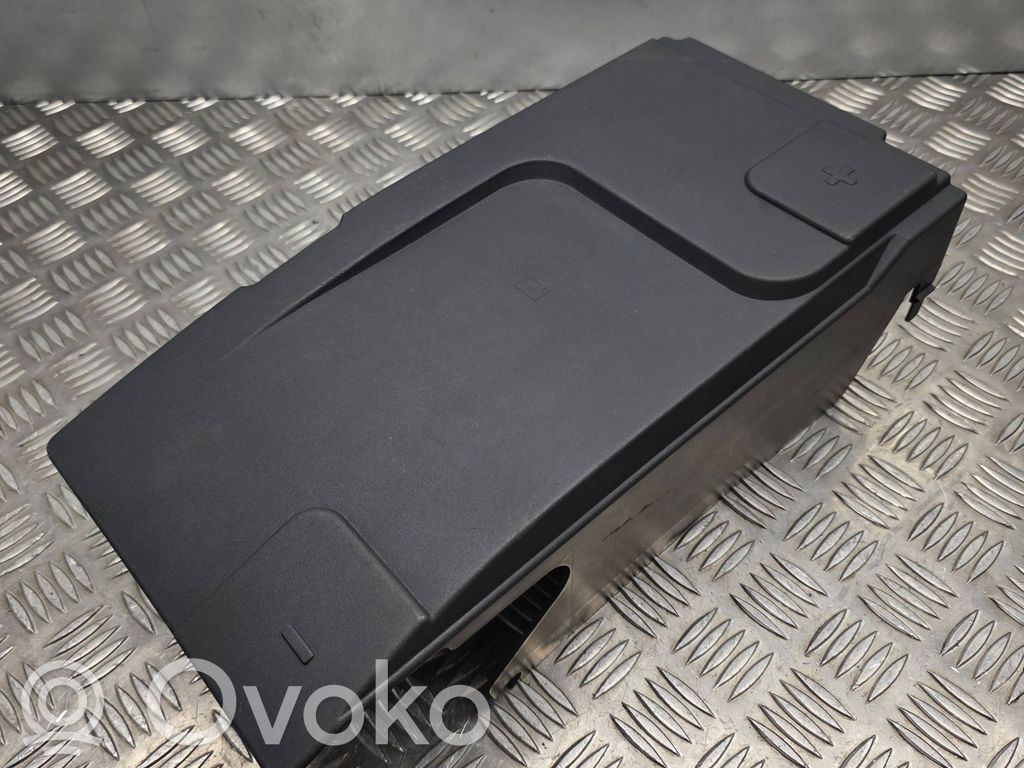 Mazda 6 Dangtis akumuliatoriaus dėžės 