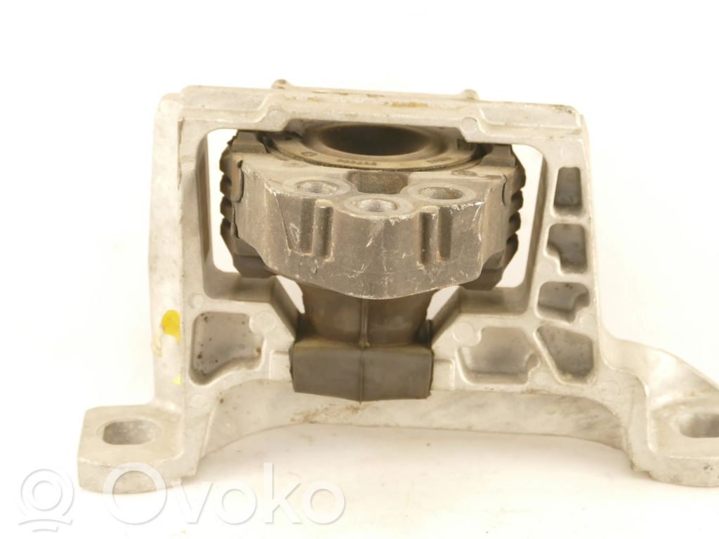 Ford Kuga II Engine mount bracket 