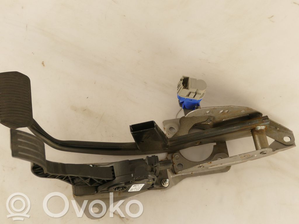 Ford Kuga II Kaasupoljin 