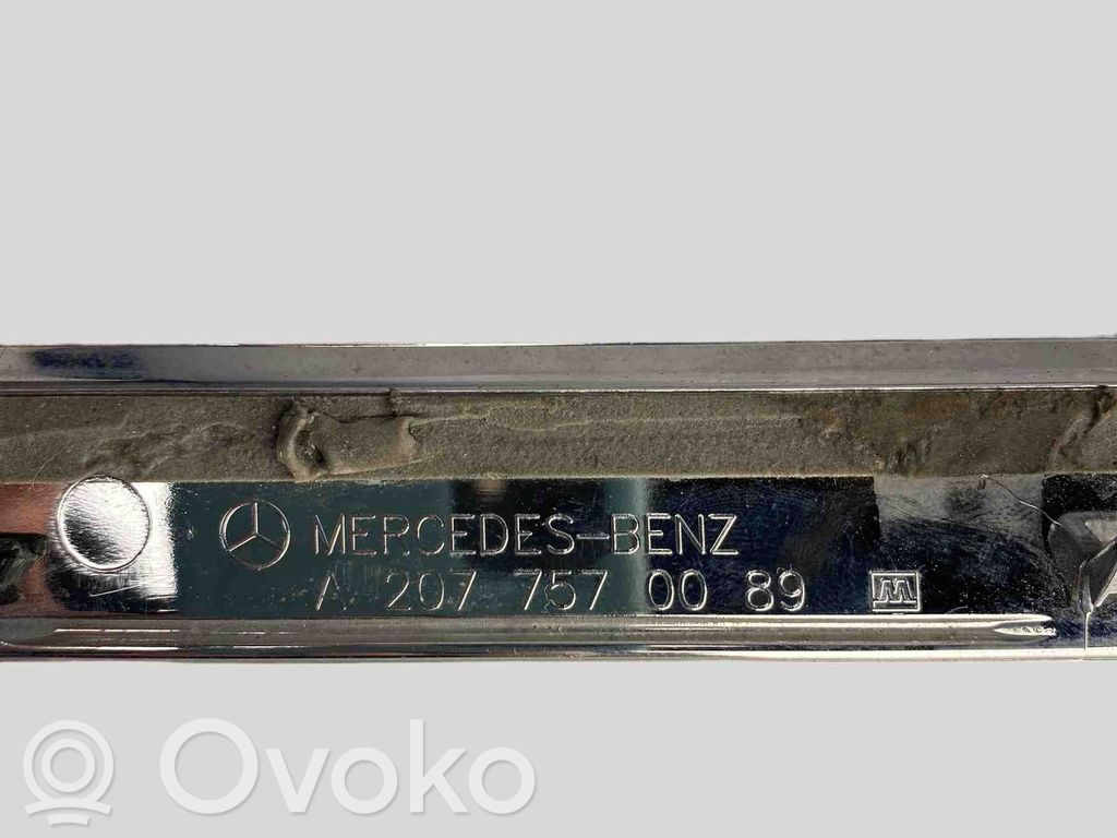 Mercedes-Benz E C207 W207 Mască capotă portbagaj 