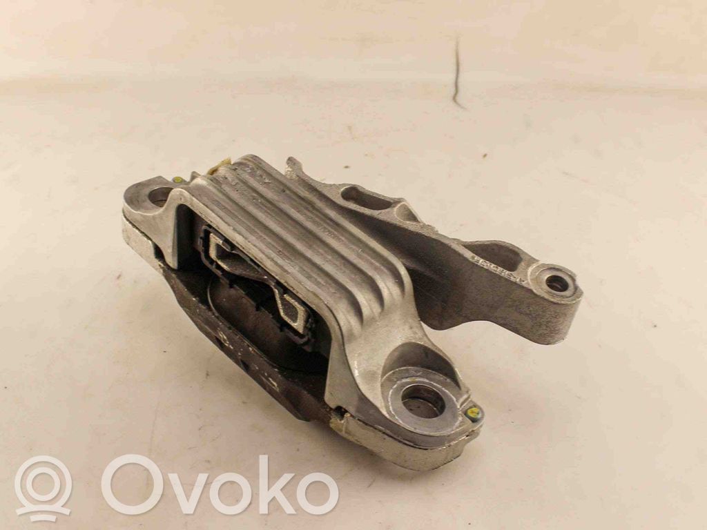 Engine mount bracket   LX637M121AC