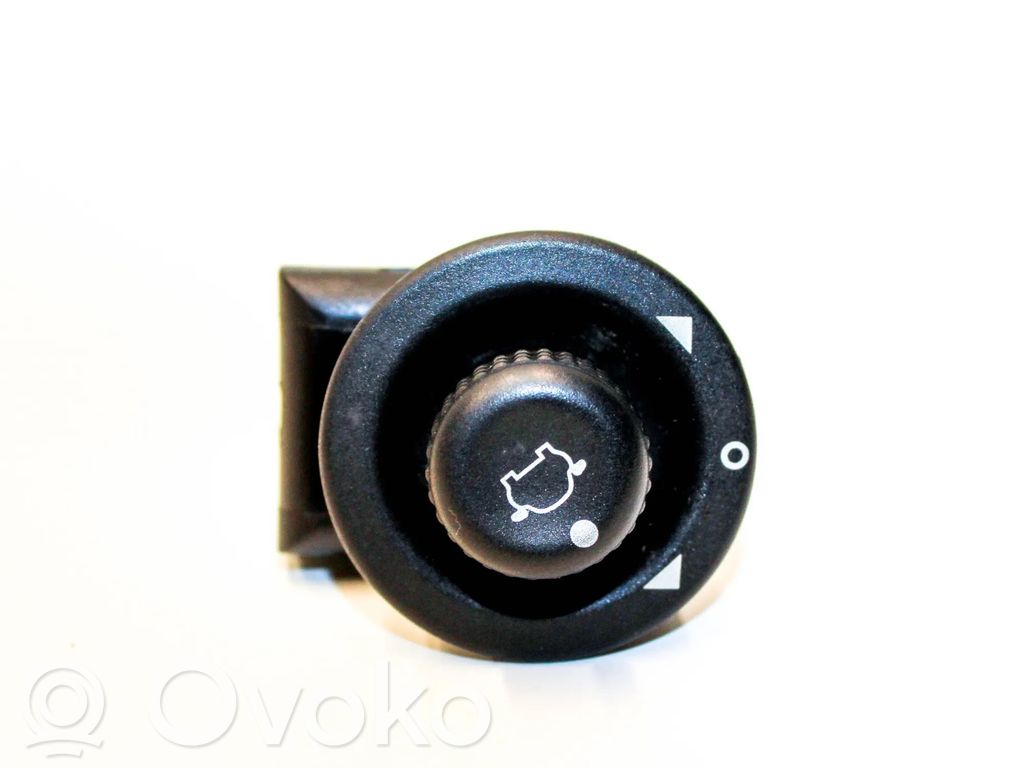Wing mirror switch