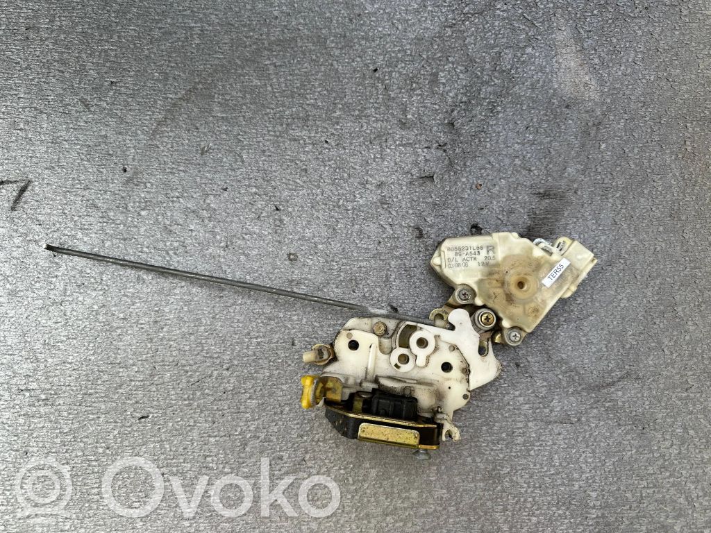 Nissan Terrano Front door lock 