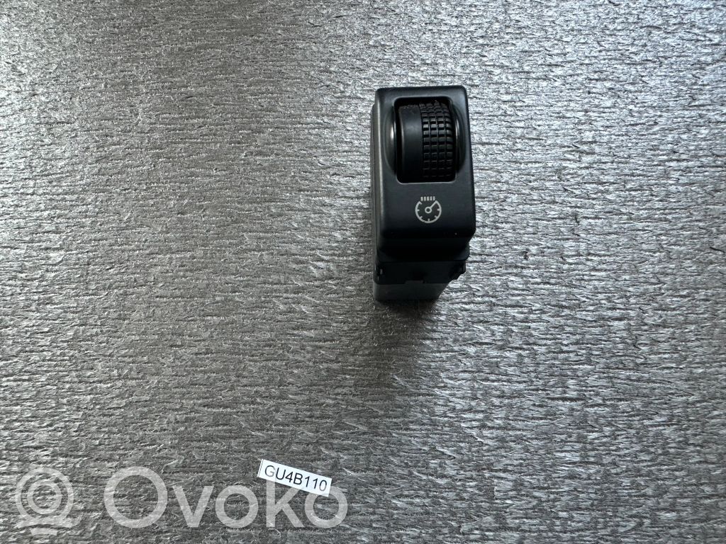 Nissan Patrol Y61 Comutator iluminat interior 