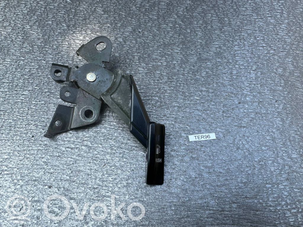Nissan Terrano Tirador de la tapa del depósito de combustible 