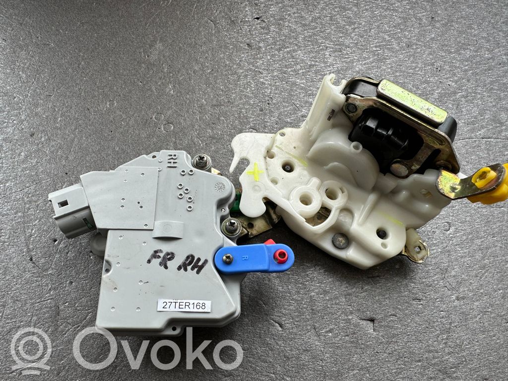Nissan Terrano Serratura portiera anteriore 