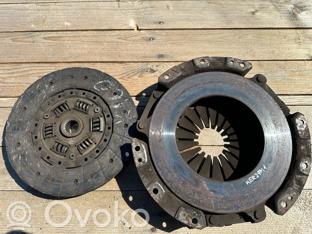 Sprzęgło / Komplet   30100T8002,30210C7000