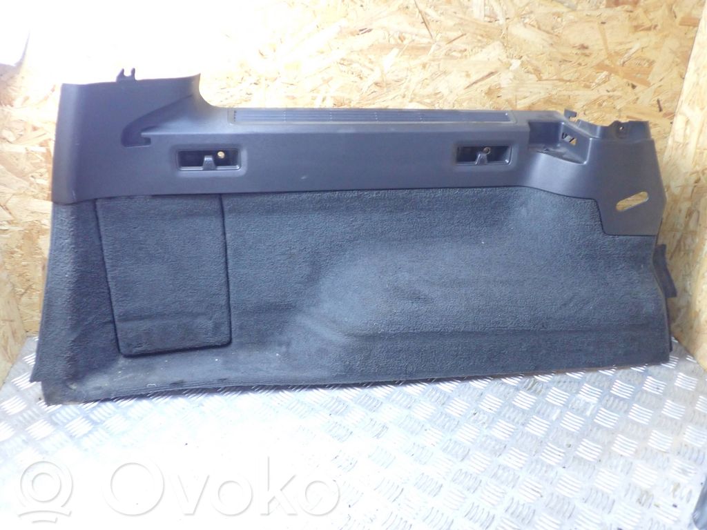 Volvo V70 Boczek / Tapicerka / bagażnika 