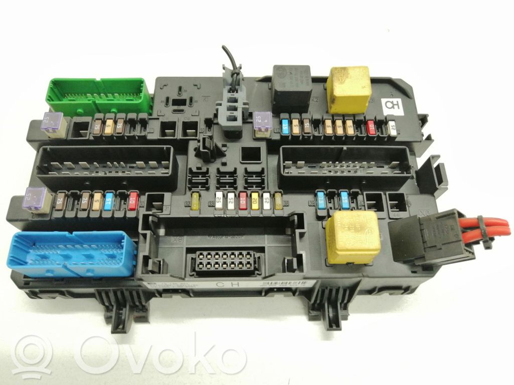 Opel Astra H Módulo de fusible 