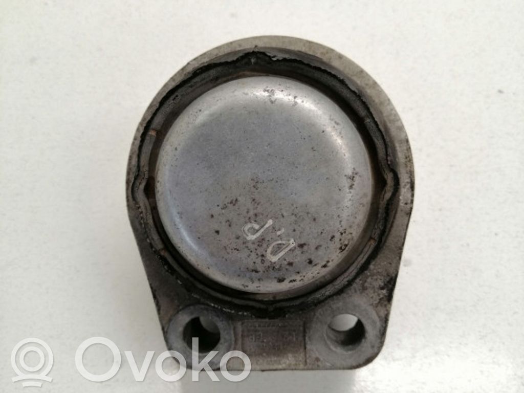 Ford Mondeo Mk III Engine mount bracket 