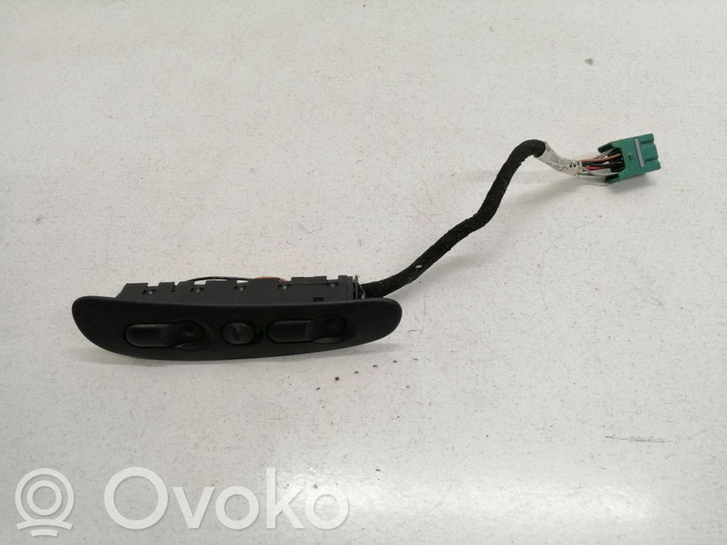 Opel Omega B1 Electric window control switch 