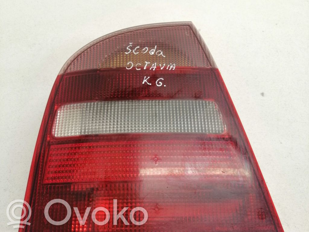 Skoda Octavia Mk1 (1U) Galinis žibintas kėbule 