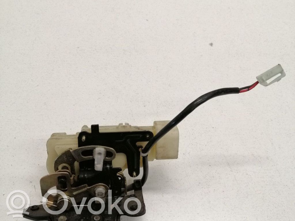 Mazda Premacy Zamek klapy tylnej / bagażnika 