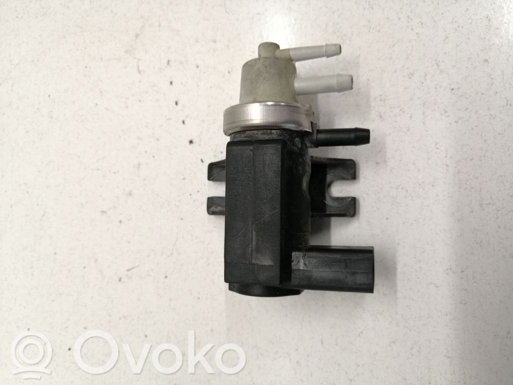 Volkswagen Golf IV Zawór podciśnienia / Elektrozawór turbiny 