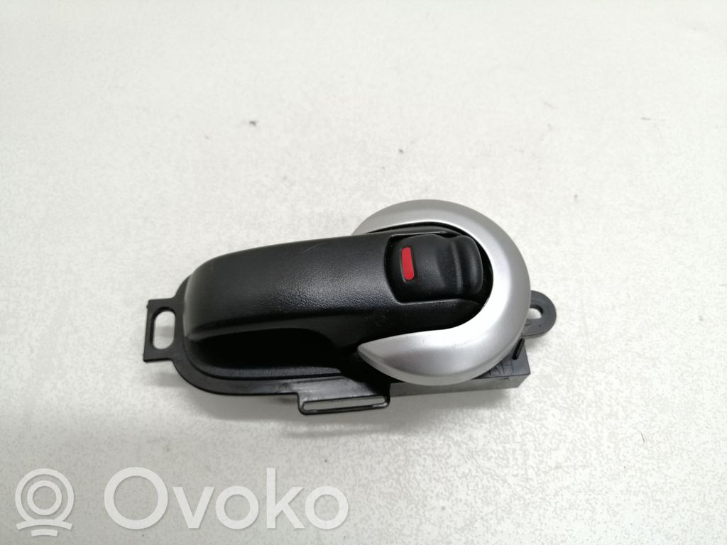 Nissan Tiida C11 Manecilla interna puerta trasera 