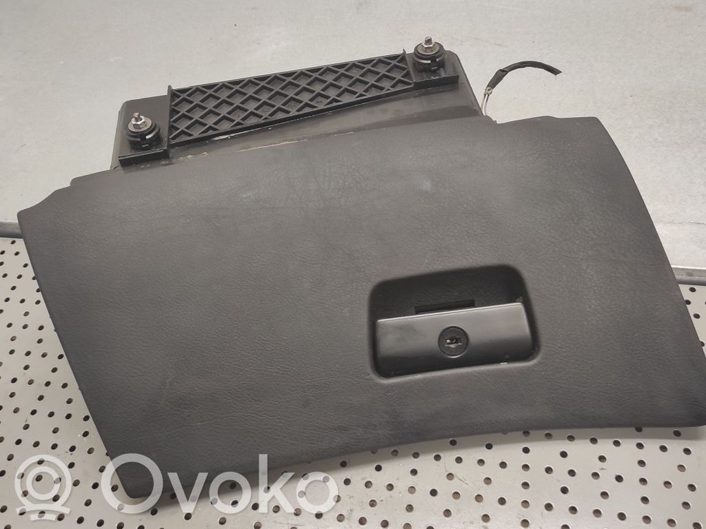 BMW 5 E39 Glove box 