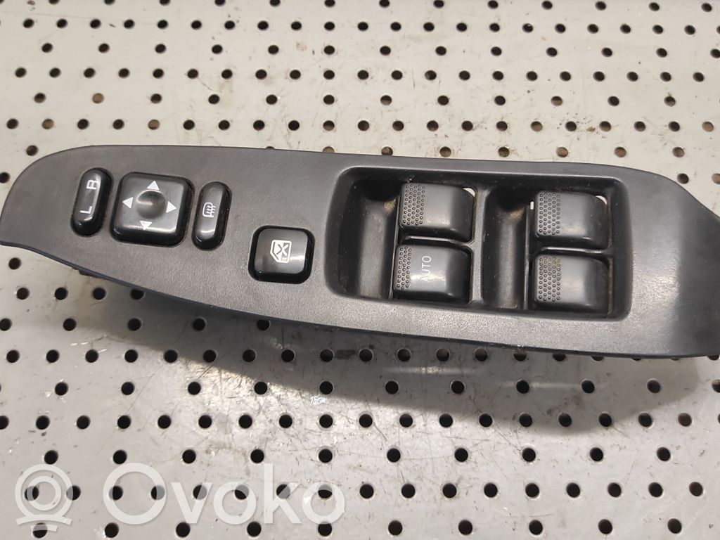 Electric window control switch   83071AE020,0939